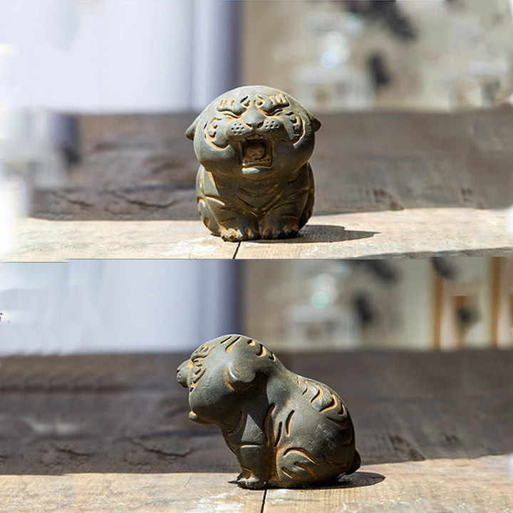 Estatua de resina fundida con óxido de hierro en polvo de tigre en miniatura con Buddha Stones para decoración del hogar