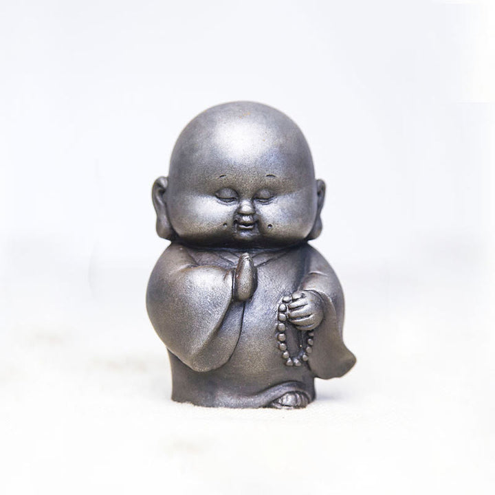 Estatua de resina fundida con óxido de hierro en polvo de monje pequeño hecha a mano con Buddha Stones para decoración del hogar - Versión pulida 12*8*8cm - image 13