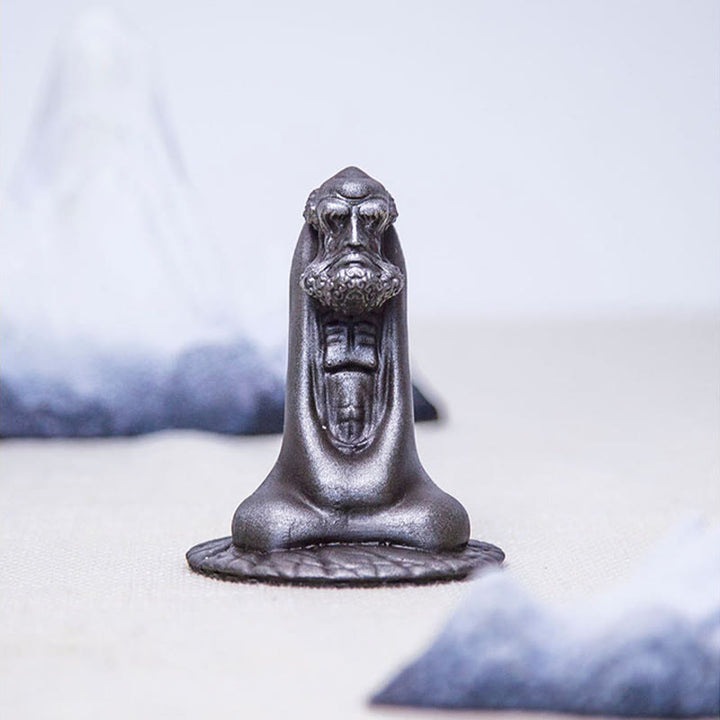 Estatua de resina fundida con óxido de hierro en polvo de Bodhidharma hecha a mano con Buddha Stones para decoración del hogar