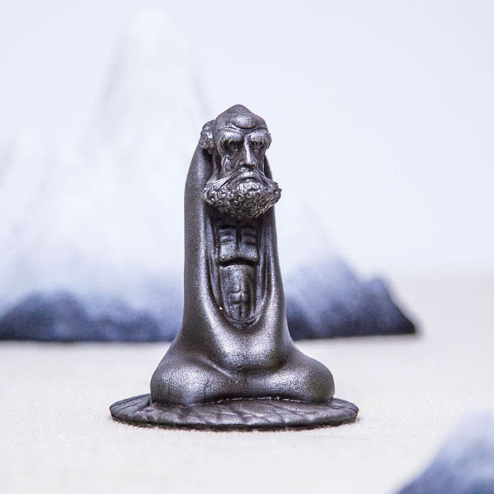 Estatua de resina fundida con óxido de hierro en polvo de Bodhidharma hecha a mano con Buddha Stones para decoración del hogar