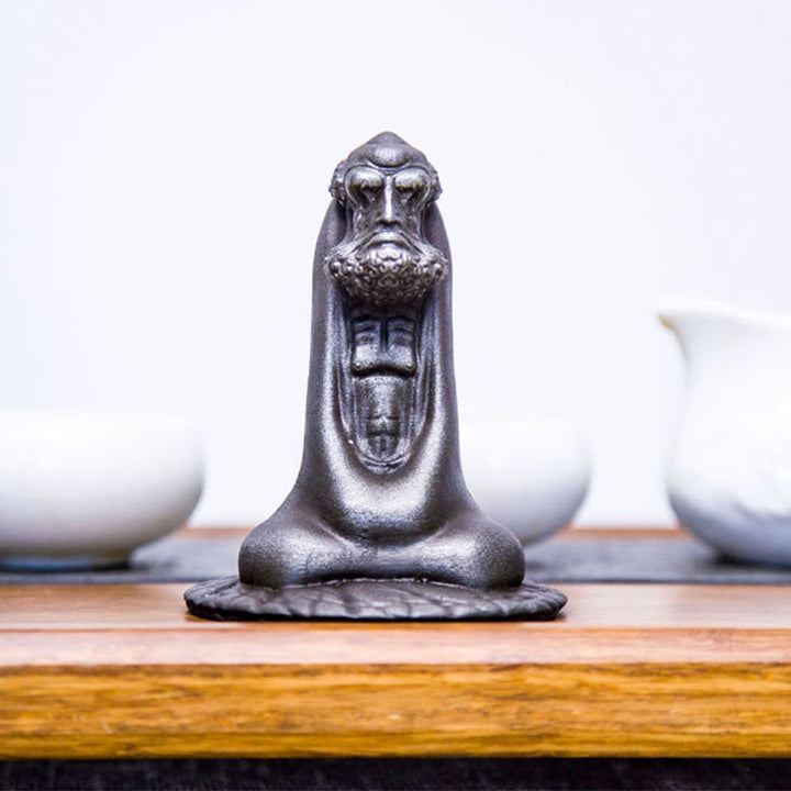 Estatua de resina fundida con óxido de hierro en polvo de Bodhidharma hecha a mano con Buddha Stones para decoración del hogar
