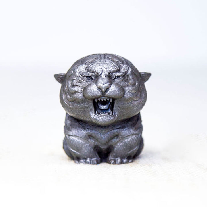Estatua de resina fundida con óxido de hierro en polvo de tigre rugiente hecha a mano con Buddha Stones para decoración del hogar - Versión pulida 7,5 x 5,5 cm - image 17