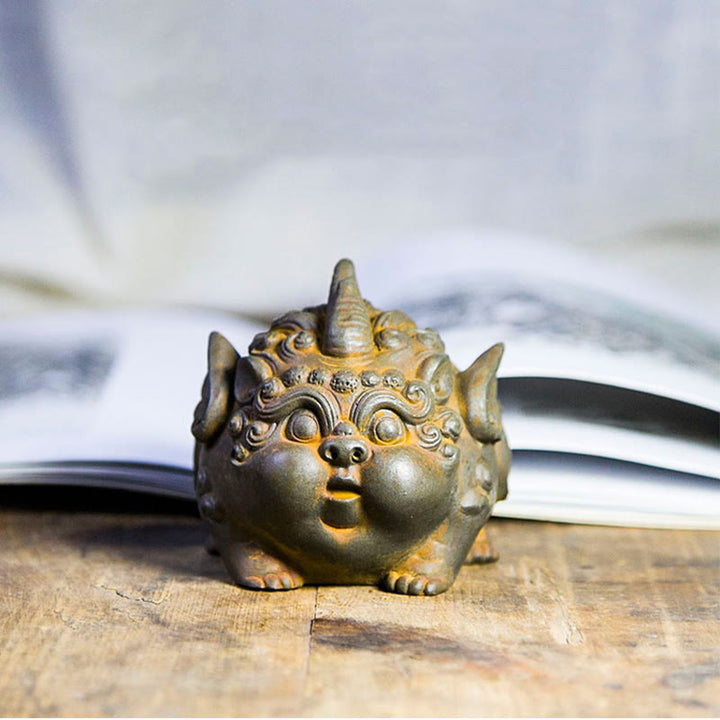 Estatua de resina fundida con óxido de hierro en polvo de PiXiu hecha a mano con Buddha Stones para decoración del hogar - image 7