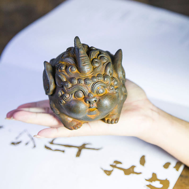 Estatua de resina fundida con óxido de hierro en polvo de PiXiu hecha a mano con Buddha Stones para decoración del hogar - image 5