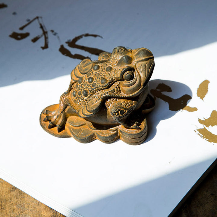 Estatua de resina fundida con óxido de hierro y monedas de cobre hechas a mano con Buddha Stones Feng Shui - Rana Feng Shui - Versión oxidada 6*6*7 cm - image 0