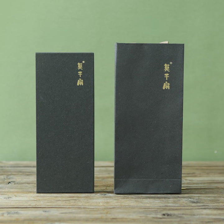 Abanico plegable de bambú de mano con diseño de grulla de río y montaña retro con Buddha Stones