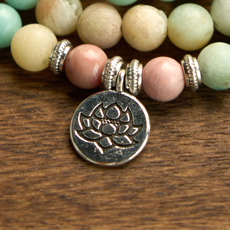 Pulsera de compasión de loto con 108 cuentas de amazonita y rodonita de Buddha Stones