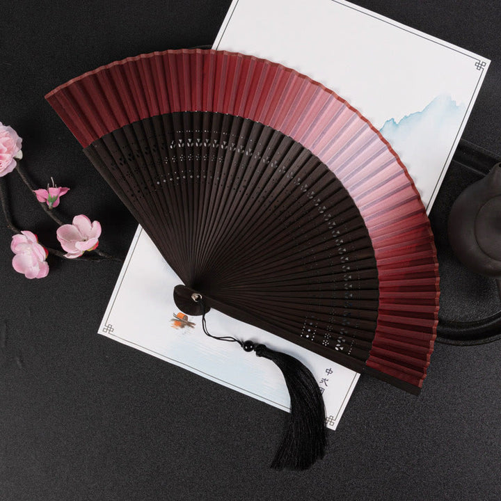 Ventilador plegable de bambú de mano con diseño de Buddha Stones, grullas y nubes auspiciosas, color sólido degradado. - Degradado rojo 21 cm - image 18