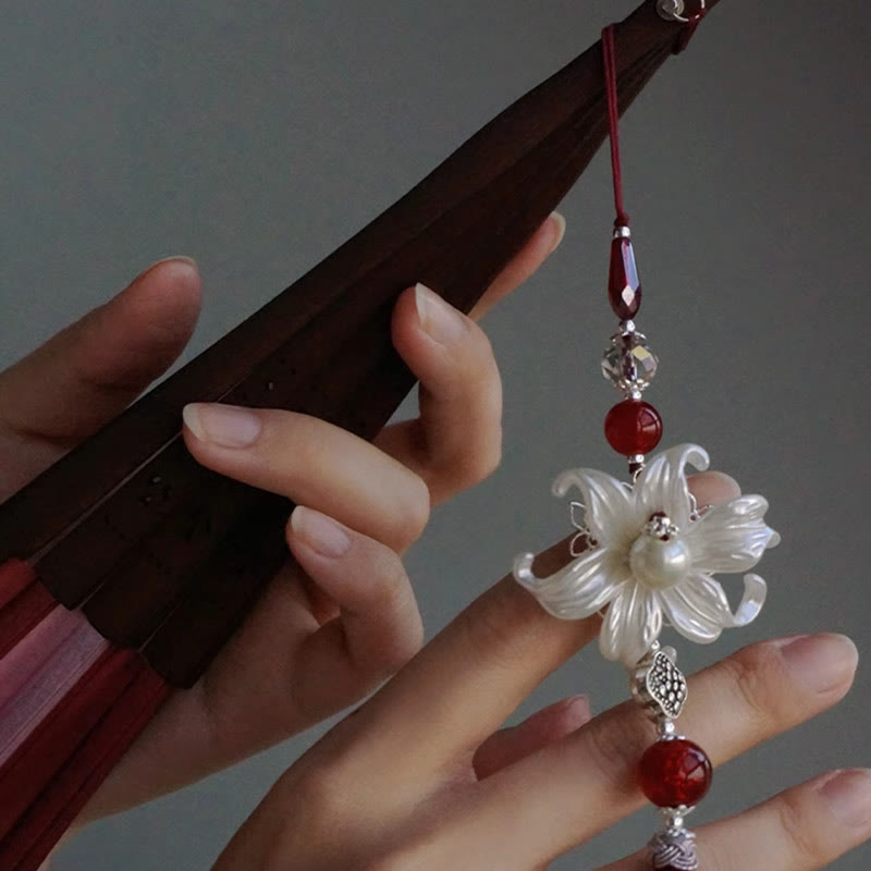 Buddha Stones Abanico plegable de bambú de mano con borlas y ribete hueco de seda de lirio rojo - image 13