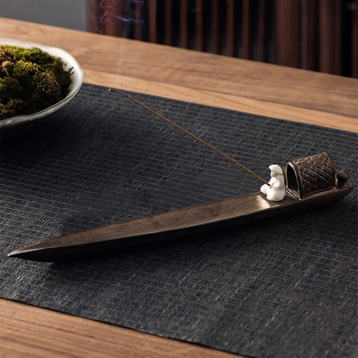 Quemador de incienso de cerámica marrón con forma de pescador y curación zen con Buddha Stones - image 5