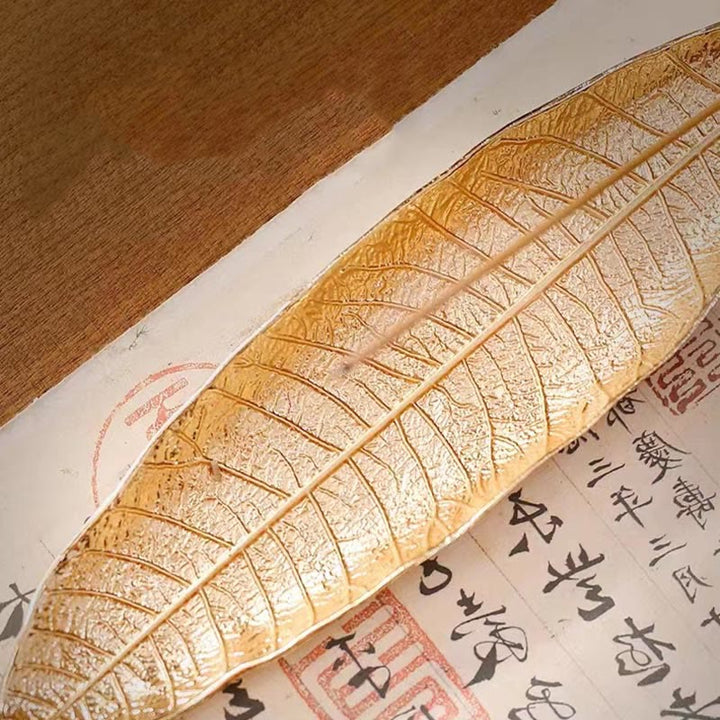 Quemador de incienso curativo con hojas orientales de aleación de Buddha Stones