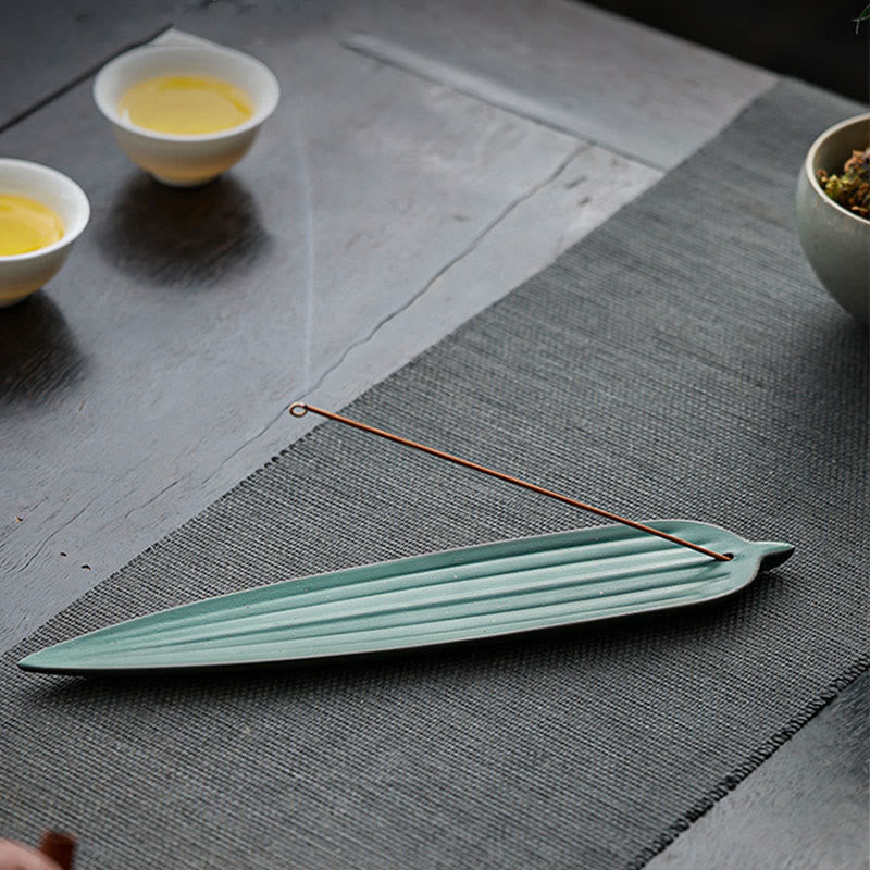 Quemador de incienso de cerámica curativo con hojas de bambú verde y Buddha Stones - image 1