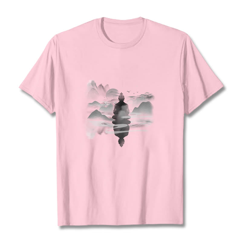Camiseta de algodón con estampado de Buda sentado en las montañas y Buddha Stones meditando - Rosa claro - 2XL - image 9