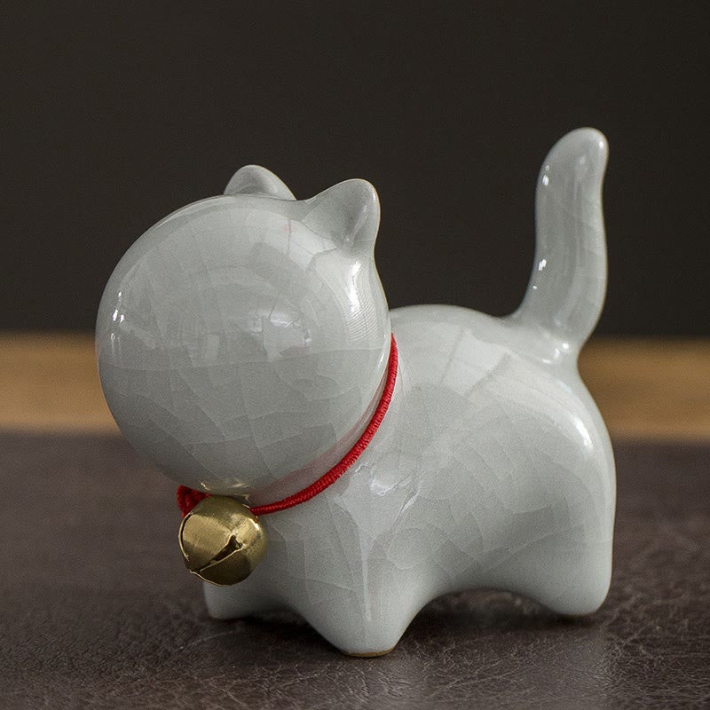 Figura decorativa de cerámica para escritorio del hogar con forma de gato y campana de la suerte en Buddha Stones - Gato de la suerte gris y blanco 7 x 3,4 x 5,8 cm - image 8