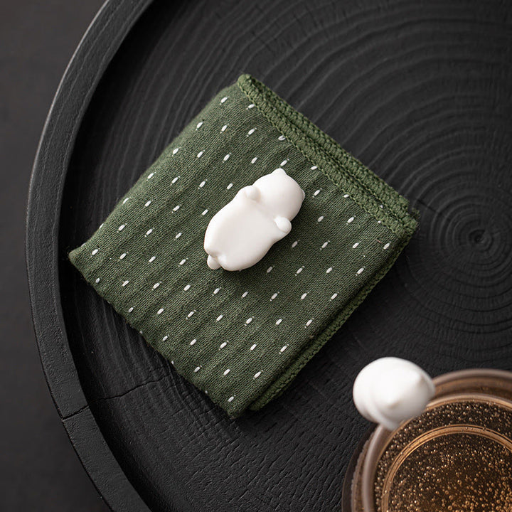 Figura decorativa de cerámica para escritorio del hogar con forma de gato blanco colgante de Buddha Stones - image 11