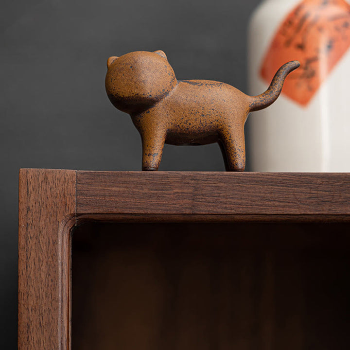 Figura decorativa de cerámica para escritorio del hogar con forma de gato de pie en miniatura con forma de rana y Buddha Stones - image 4