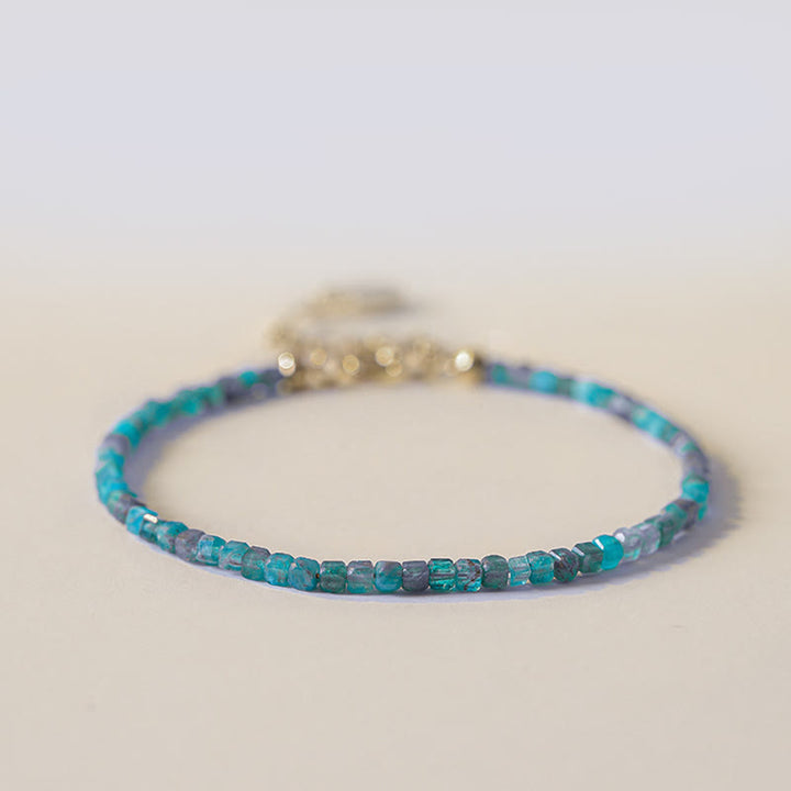 Pulsera de cobre chapada en oro de 14 k con forma de corazón y cuentas ultrafinas de apatita de 2,5 mm y piedra de Buda