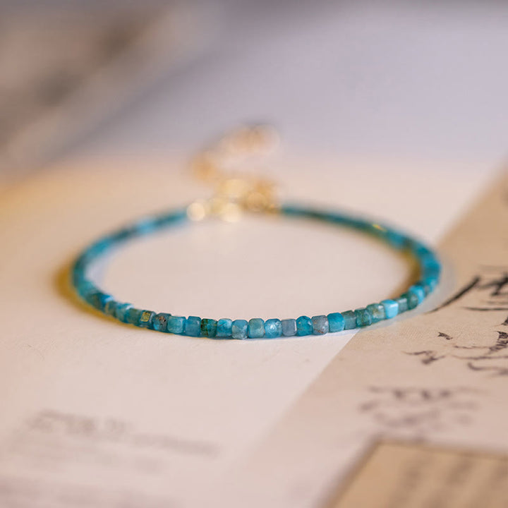 Pulsera de cobre chapada en oro de 14 k con forma de corazón y cuentas ultrafinas de apatita de 2,5 mm y piedra de Buda