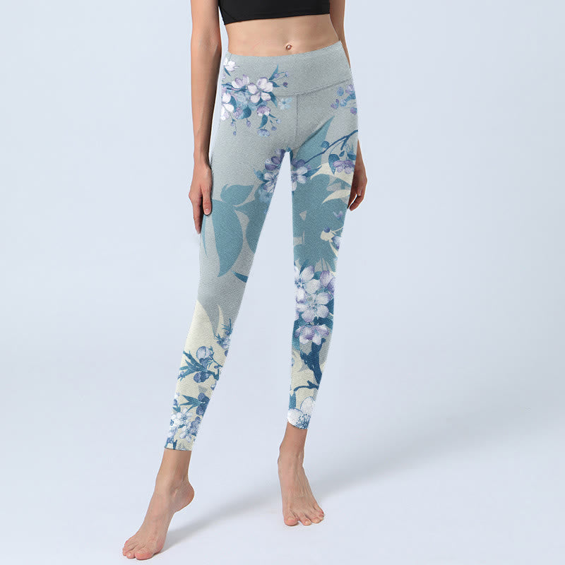 Leggings de yoga para mujer con estampado de flores blancas y azules y Buddha Stones - image 5