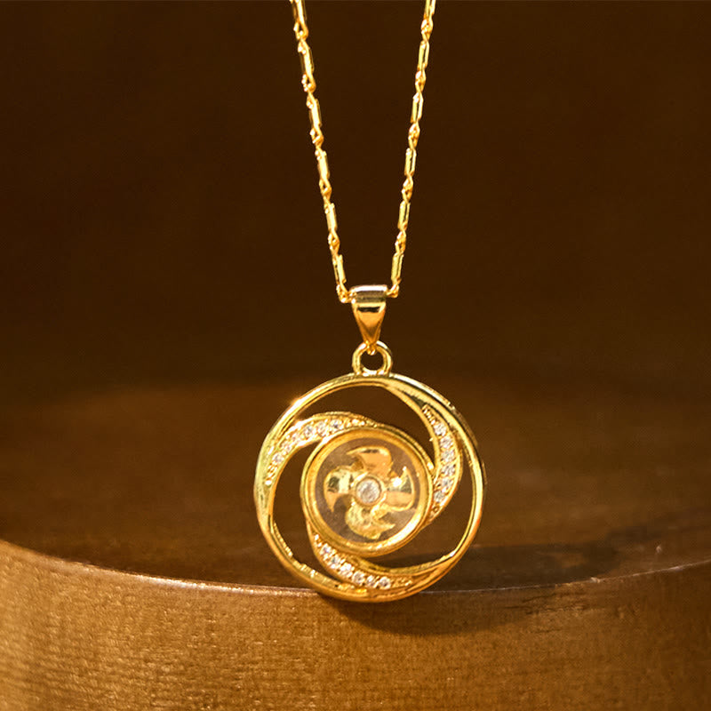 Colgante de collar con forma de molino de viento giratorio de latón y cobre bañado en oro y Buddha Stones
