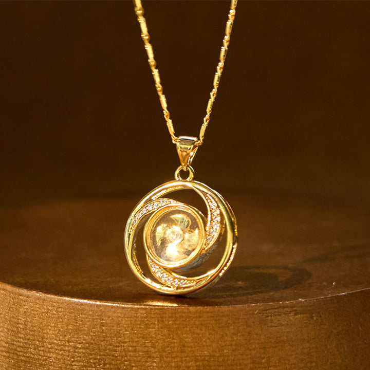 Colgante de collar con forma de molino de viento giratorio de latón y cobre bañado en oro y Buddha Stones
