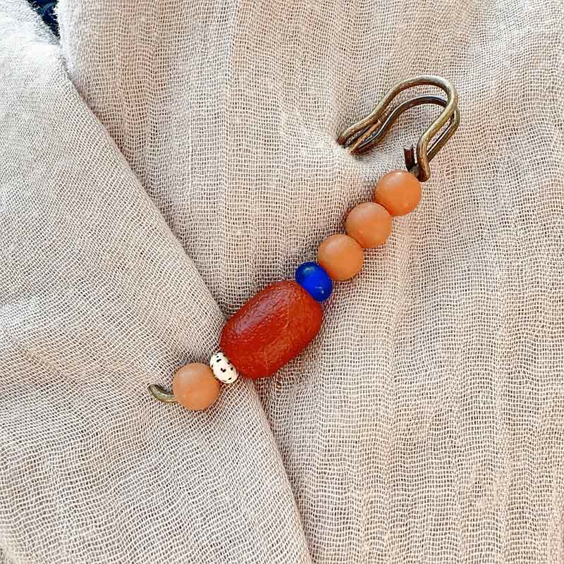 Broche de armonía tranquila con semillas de ágata y Buddha Stones Bodhi