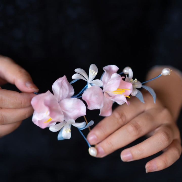 Broche para el pelo con forma de lirio rosa y seda morera con flores de terciopelo hechas a mano con Buddha Stones