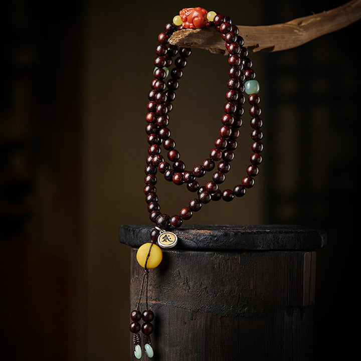 Buddha Stones zodiaco chino Buda Natal 108 cuentas Mala hoja pequeña sándalo rojo ágata roja pulsera de protección PiXiu