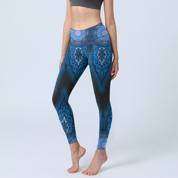 Leggings de yoga para mujer con estampado de plumas de mandala azul y Buddha Stones - Azul medio - US18，UK/AU22，EU50 (4XL) - image 0
