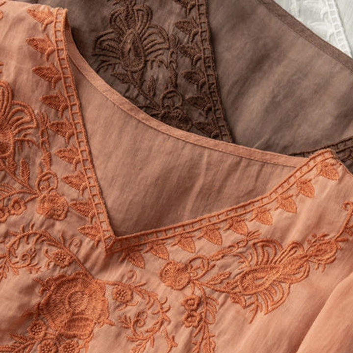 Camisa de algodón de media manga con cuello en V y diseño floral con bordado informal de Buddha Stones para mujer - image 11