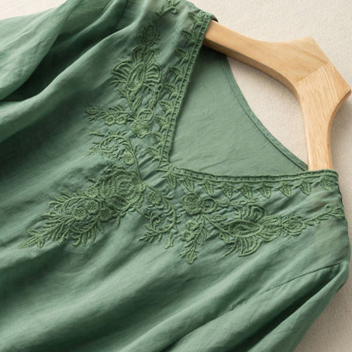 Camisa de algodón de media manga con cuello en V y diseño floral con bordado informal de Buddha Stones para mujer - image 14