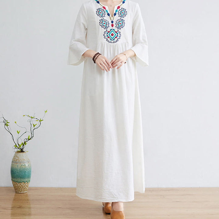 Vestido midi informal de lino y algodón con cuello en V y mangas tres cuartos con estampado floral bordado de Buddha Stones - image 3