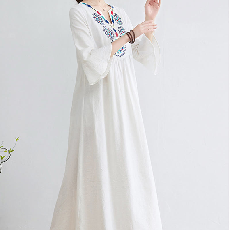 Vestido midi informal de lino y algodón con cuello en V y mangas tres cuartos con estampado floral bordado de Buddha Stones - image 2