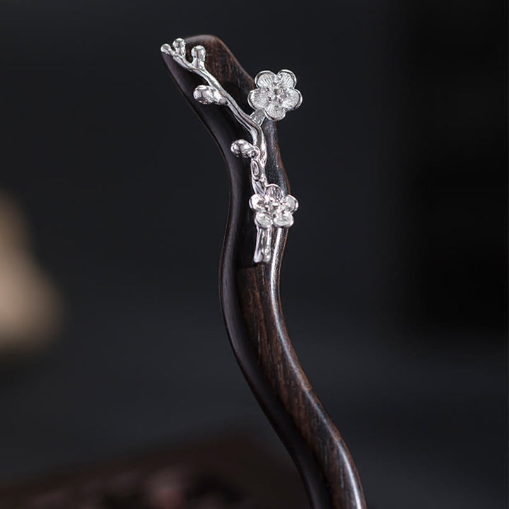 Horquilla con bendición de flor de ciruelo de ébano de estilo chino clásico de plata de ley 925 con Buddha Stones