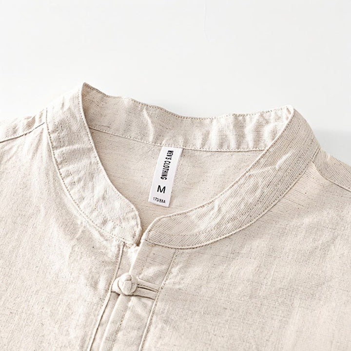 Camisa de hombre de algodón y lino con cuello redondo, suave, lisa y con botones de rana , de Buddha Stones - image 1