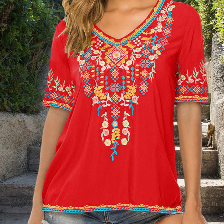 Camiseta de algodón para mujer con cuello en V y manga corta con diseño floral bordado de Buddha Stones - Rojo - US12, UK/AU16, EU44 (3XL) - image 6