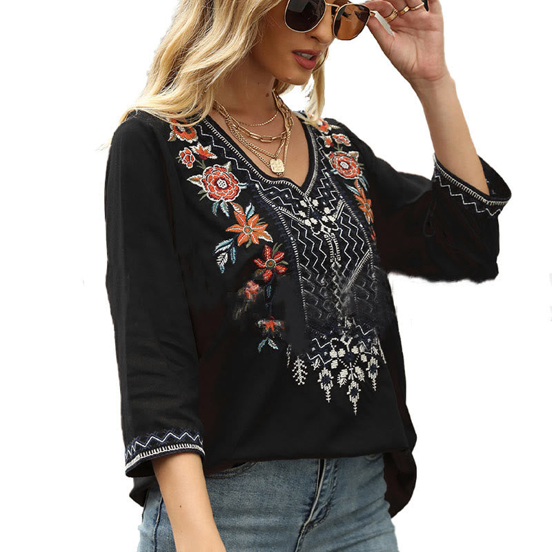 Camiseta de algodón para mujer con cuello en V y manga tres cuartos con diseño floral bordado liso y casual de Buddha Stones para primavera - image 9
