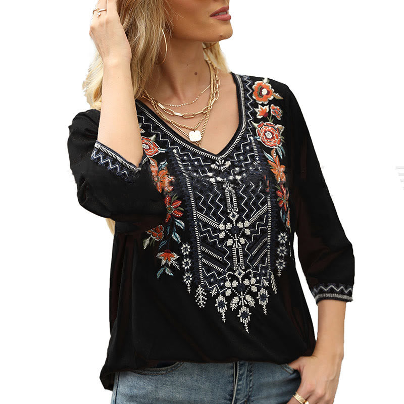 Camiseta de algodón para mujer con cuello en V y manga tres cuartos con diseño floral bordado liso y casual de Buddha Stones para primavera - image 10