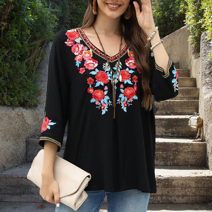 Camiseta de algodón para mujer con cuello redondo, manga tres cuartos y estampado de rosas bordadas en negro con Buddha Stones - Negro - US12, UK/AU16, EU44 (3XL) - image 0