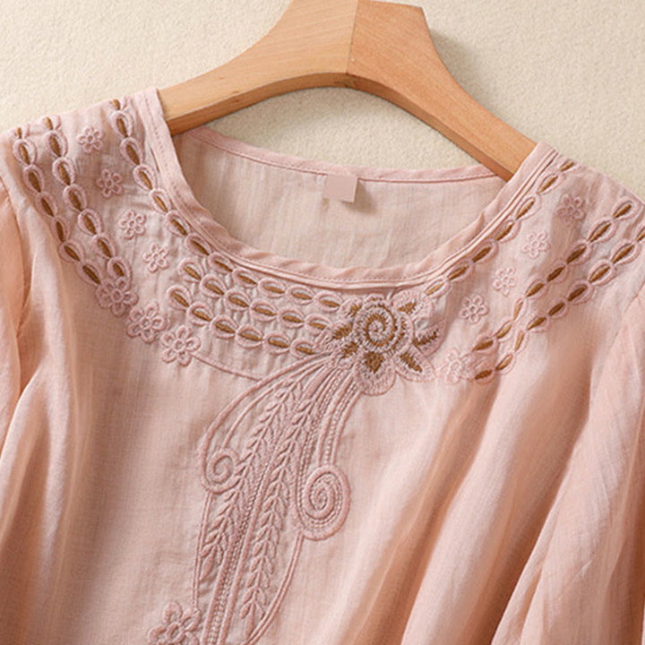 Camiseta de algodón y lino para mujer con diseño floral liso y bordado artístico de Buddha Stones, cuello redondo, manga corta y abullonada - image 7