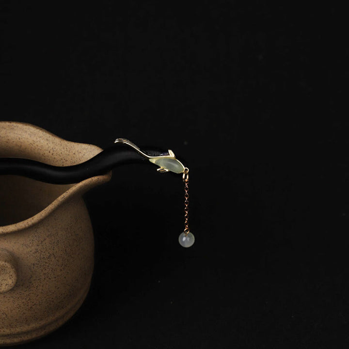 Horquilla de bendición de pez de jade hetiano de ébano con Buddha Stones