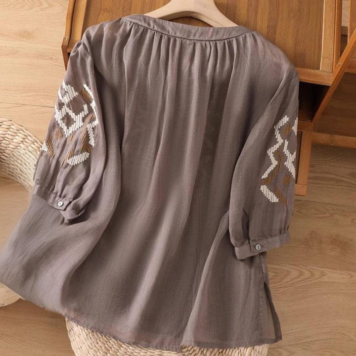 Camiseta informal de licra con bordado simétrico de Buddha Stones para mujer, cuello redondo, manga corta