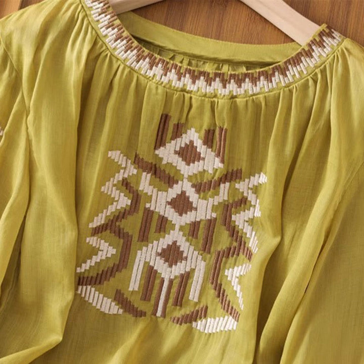 Camiseta informal de licra con bordado simétrico de Buddha Stones para mujer, cuello redondo, manga corta