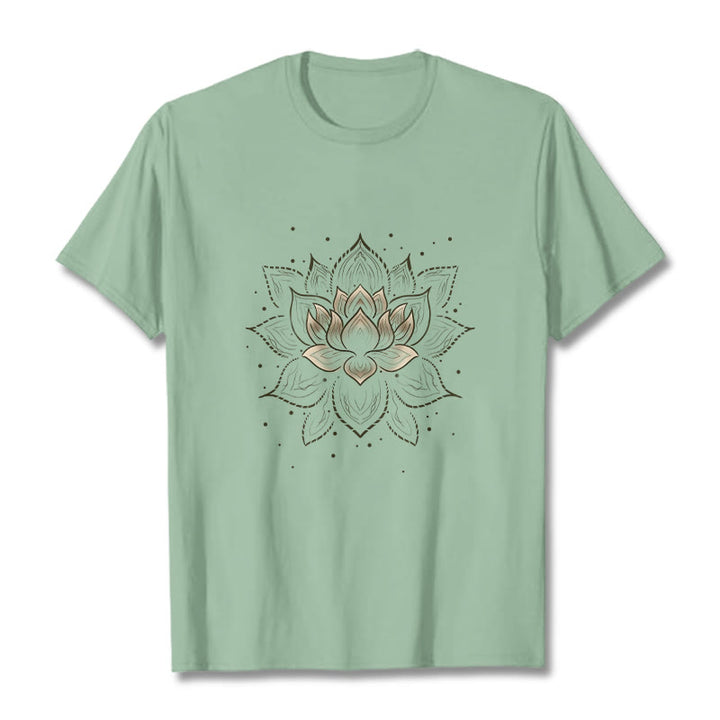 Camiseta con diseño de flor de loto dorada y Buddha Stones - Verde pálido - 2XL - image 14