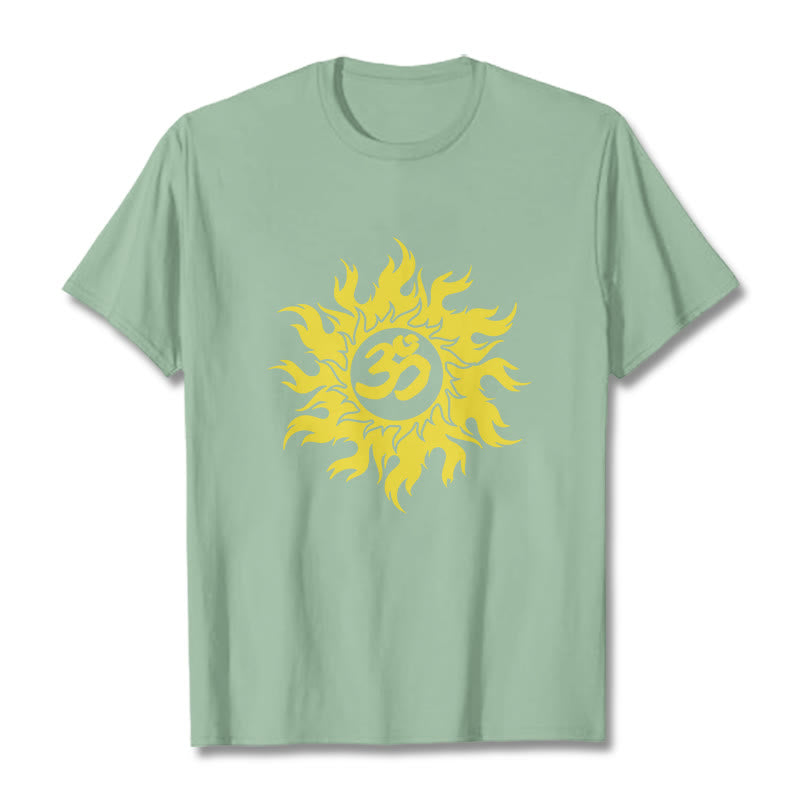 Buddha Stones Camiseta OM Mantra Sanskrit Gold Sun Tee - Verde pálido - 2XL - image 14