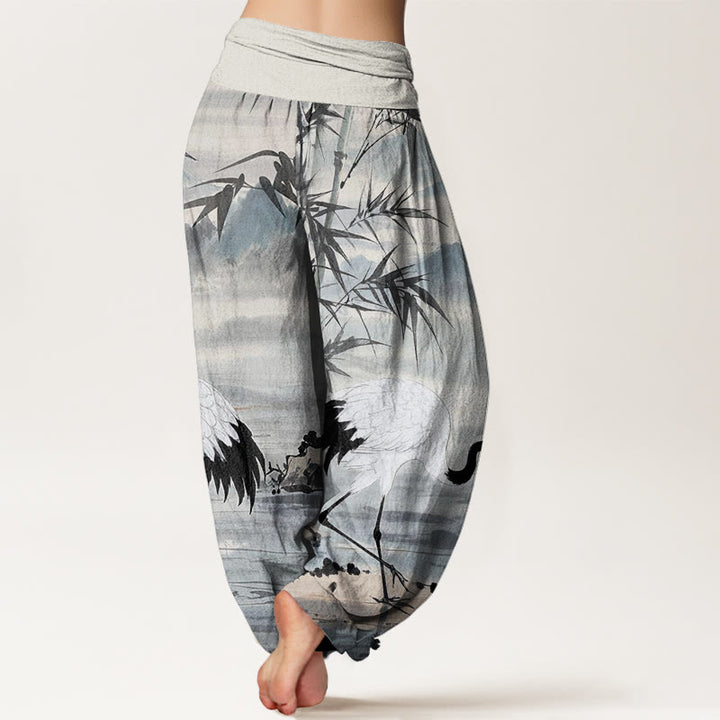 Pantalones harén de cintura elástica para mujer con estampado de grulla de corona roja y hojas de bambú en la montaña - image 2