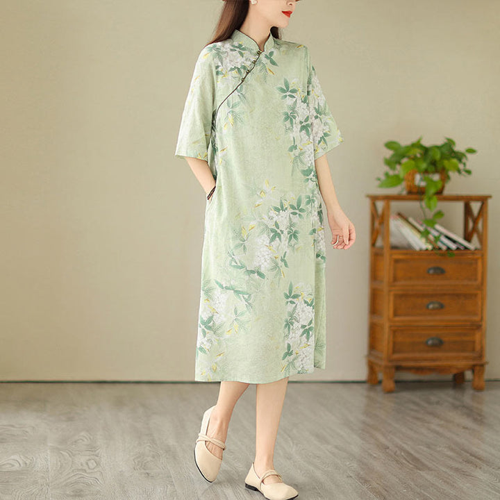 Vestido cheongsam chino de lino y algodón jacquard con estampado floral de Buddha Stones y media manga, con bolsillos - image 5