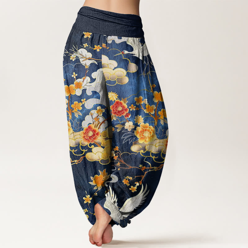 Pantalones bombachos de cintura elástica para mujer con estampado de Buddha Stones, nubes auspiciosas, grullas blancas y flores rojas. - image 1