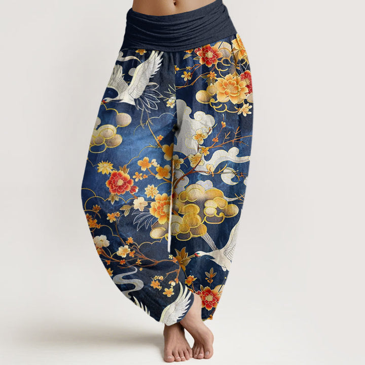 Pantalones bombachos de cintura elástica para mujer con estampado de Buddha Stones, nubes auspiciosas, grullas blancas y flores rojas. - Azul real - US22，UK/AU26，EU54 (6XL) - image 0