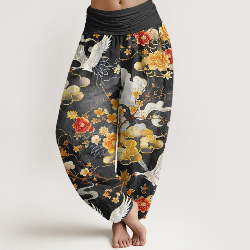 Pantalones bombachos de cintura elástica para mujer con estampado de Buddha Stones, nubes auspiciosas, grullas blancas y flores rojas. - Negro - US22，UK/AU26，EU54 (6XL) - image 4
